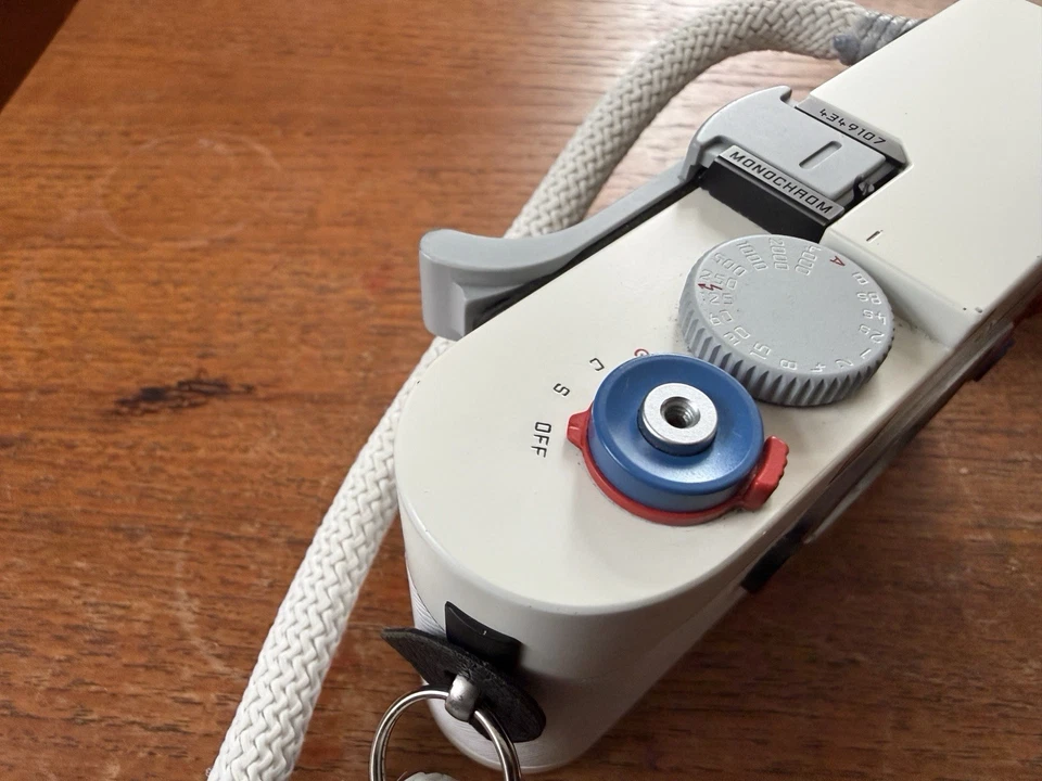 Telémetro Leica M monocromo 10760 y lente Summicron V1 de 8 elementos 1963. (RARO)  Foto 4 de 4