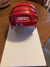 Vintage lata 90. CCM Hokej Helmut HT2U 7 1/8-7 5/8 bez paska podbródkowego