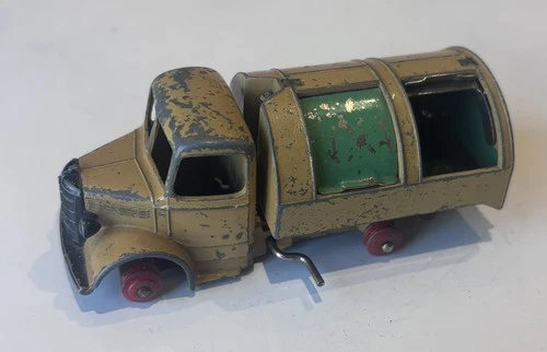 Vintage 1950s Dinky Toys No. #252 Bedford Refuse Wagon