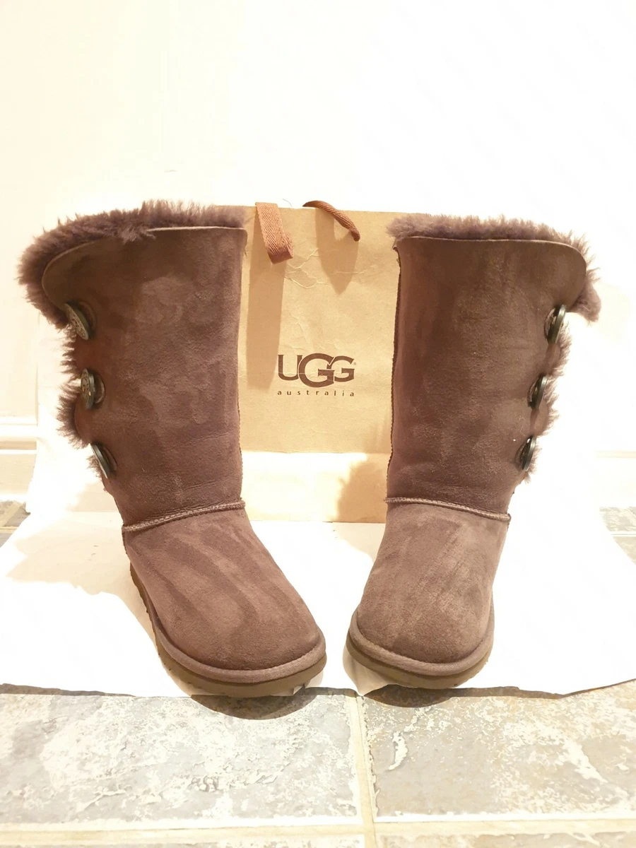 Girls or womens Bailey Buttons ugg uggs boots size 3.5 or eu 36 brown colour