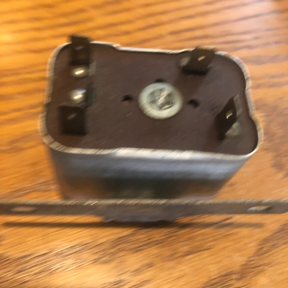 Relé de luz principal Hella Jaguar XJS 1975-88 C38616 Foto 2 de 2