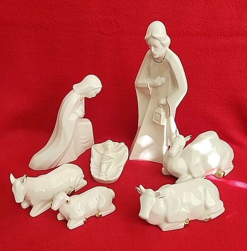 Mikasa 7 Pc Large Holy Night Nativity & Animals Porcelain Ivory & Gold Trim - Picture 2 of 15