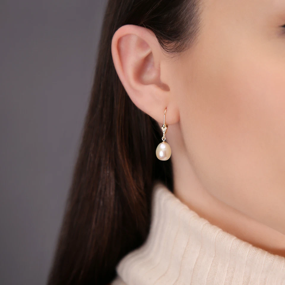 Pendientes colgantes de perlas de agua dulce ovaladas naturales de oro amarillo macizo de 14K de 8,5-9 mm Foto 3 de 4