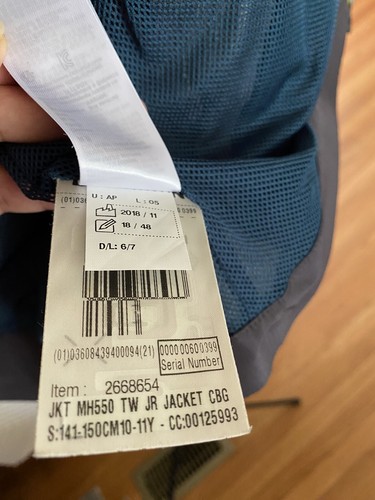 Quechua Waterproof Hiking Jacket 10-11 Yrs Old - Picture 6 of 8
