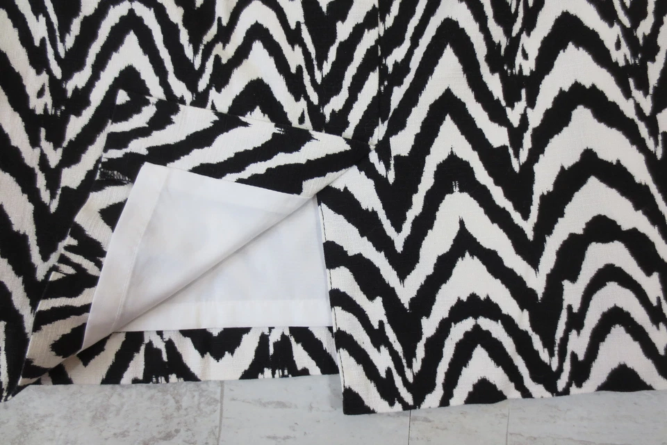 Falda lápiz Banana Republic Outlet para mujer talla 10 negra blanca con estampado de cebra Foto 4 de 4