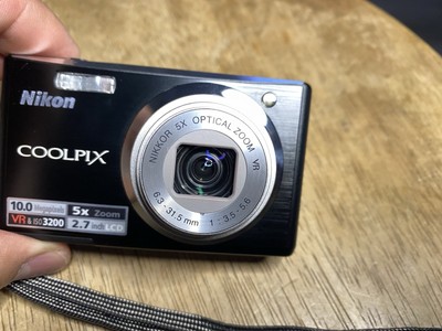 Nikon Coolpix S560 10MP Digital Point & Shoot Camera Tested