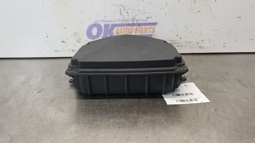 09 MASERATI GRANTURISMO 4.2L ENGINE FUSE BOX