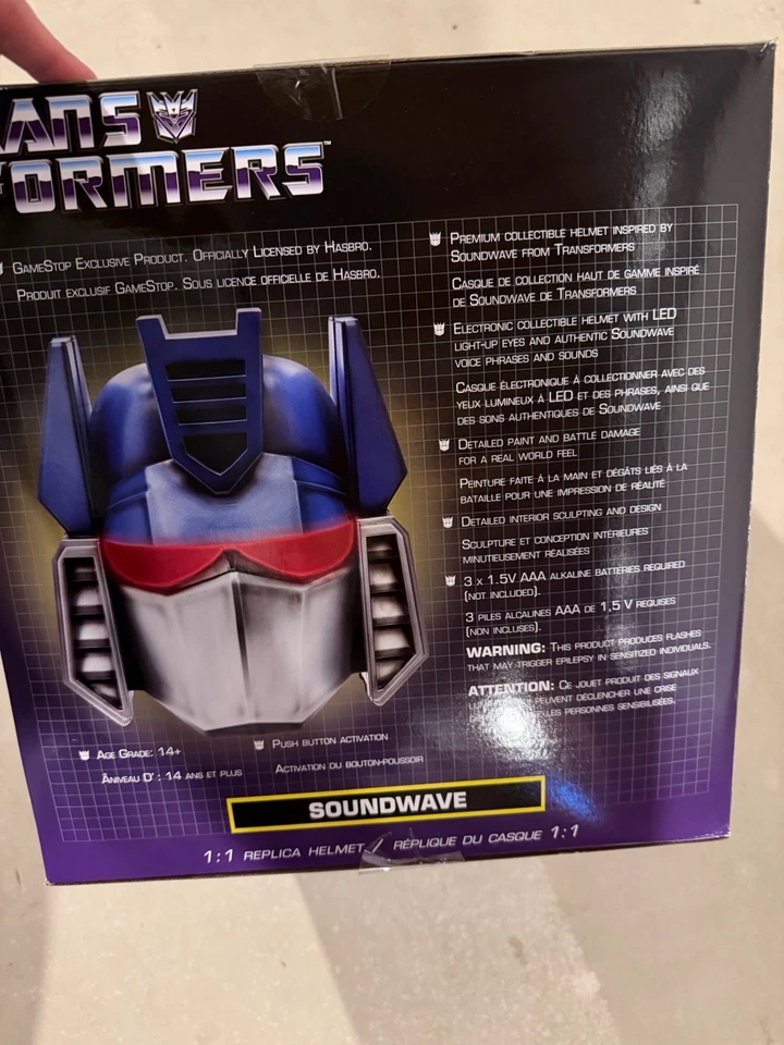 Casco Electrónico Moderno Icons Transformers Soundwave Tipo G1 Gamestop Exclusivo Foto 3 de 4