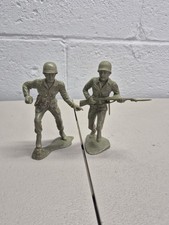 Vintage 5" Large Plastic Green U.S. Army Men Soldiers Lot Of 2