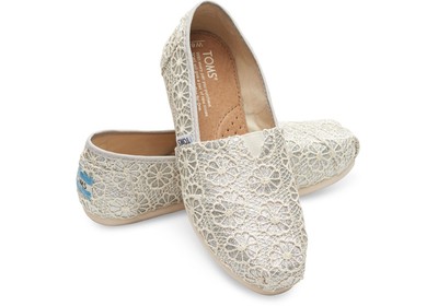 toms silver crochet glitter