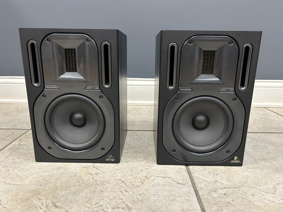 Behringer TRUTH B3030A 2-Way Active Studio Monitors w Behringer TRUTH B3030A 2-Way Active Studio Monitors w