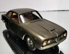 AUTO SOLIDO ALFA ROMEO 2600 REF. 125 SCALA 1/43 SUSPENSION INTERNI CREMA NUOVO