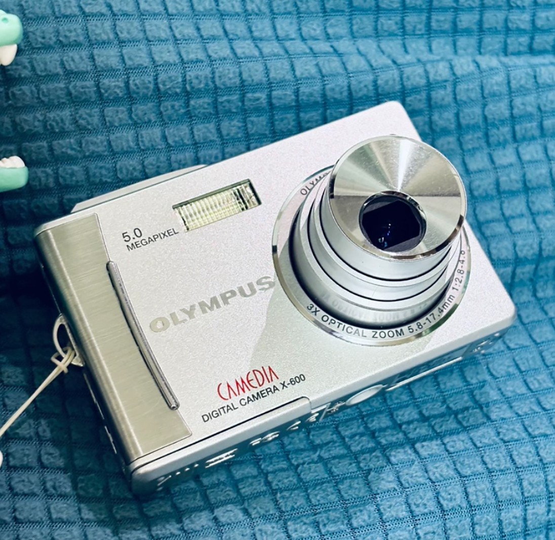 Olympus X-600 5MP Digital Camera Compact Optical Zoom Retro Style