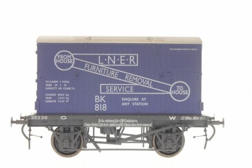 Dapol 7F-037-11W LNER Conflat & Container 39330 (Weathered) O Gauge