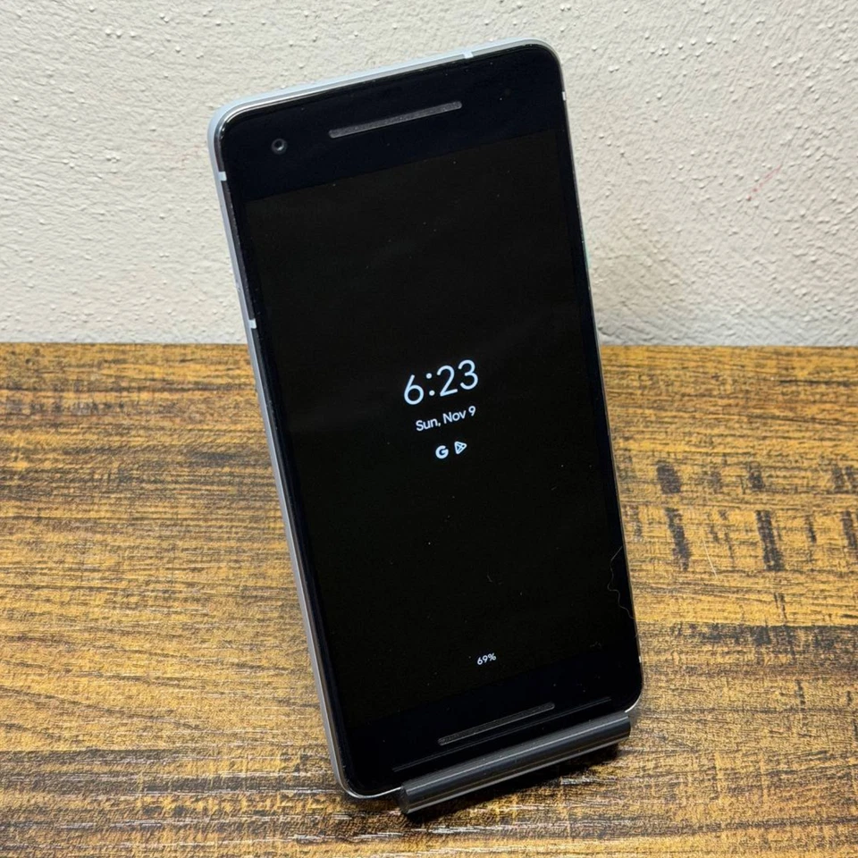 Google Pixel 2 64GB Clearly White Unlocked - Excellent Condition - Image 2 of 4