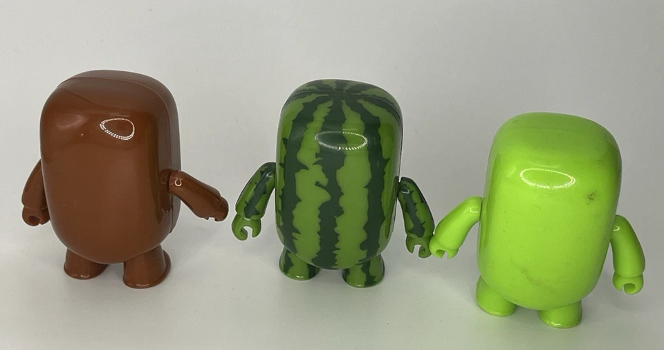 LOTE: Mini Figuras Original Sandía Domo Marrón Verde Serie Qee 1 y 3 2 Pulgadas Foto 3 de 4