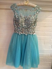 DESIGNER SHERRIHILL SIZE 0 PROM, HOMECOMING, WINTER FORMAL DRESS