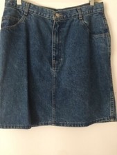 JORDACHE Vintage Blue Denim Jean Skirt Size 16 in Excellent Condition