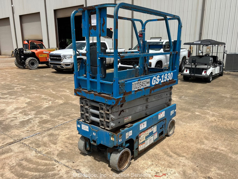 2018 Genie GS-1930 19' Electric Scissor Lift Mobile Aerial Work Platform bidadoo