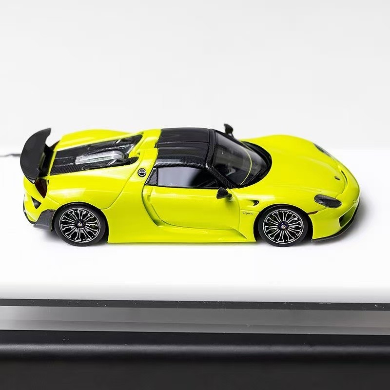 DMH x BCP 1:64 Fluorescent Green Porsche 918 Hardtop Resin Car