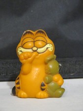 Vintage 1981 Garfield Thumb Sucking Holding Pooky Bear PVC Figure Toy