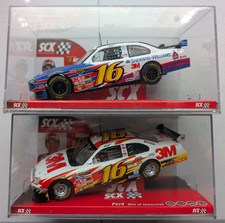 Voitures à sous Greg Biffle échelle 1/32 3M et Sherman Williams