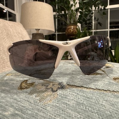 VTG Mens Ironman Foster Grant White Active Sunglasses 100% UV