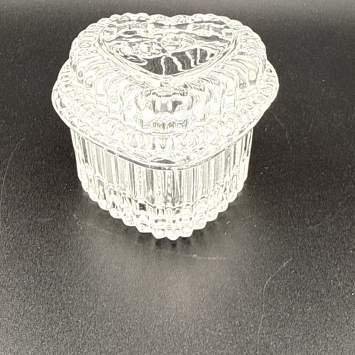 Vintage Homco Crystal Heart Shaped Trinket  Box Dish W/ Lid.  Ribbed Pattern