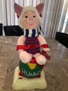 Vintage-Telco-Motion-ettes-Disney-Holiday-Pooh-Animated-Piglet-Christmas