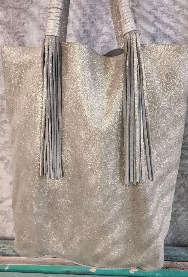 Bolso de mano Merona dorado brillante grande de cuero beige estilo boho con flecos Foto 2 de 4