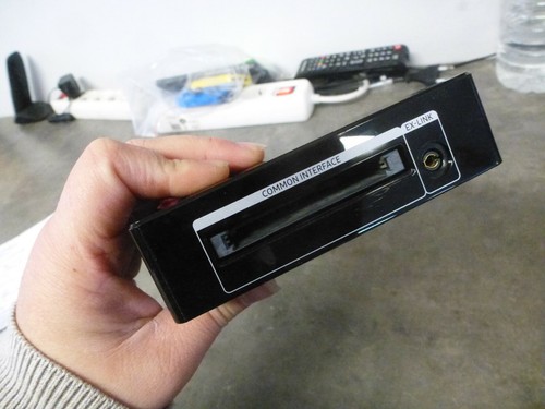 boitier one connect pour télé Samsung qe49q70r ( hors service ) - Photo 2/7