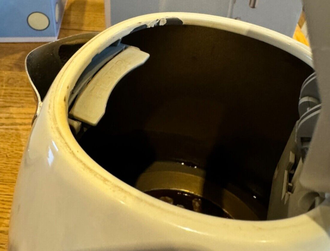 SMEG 4 slice long slot toaster TSF02CRUK and matching kettle KLF03CRUK