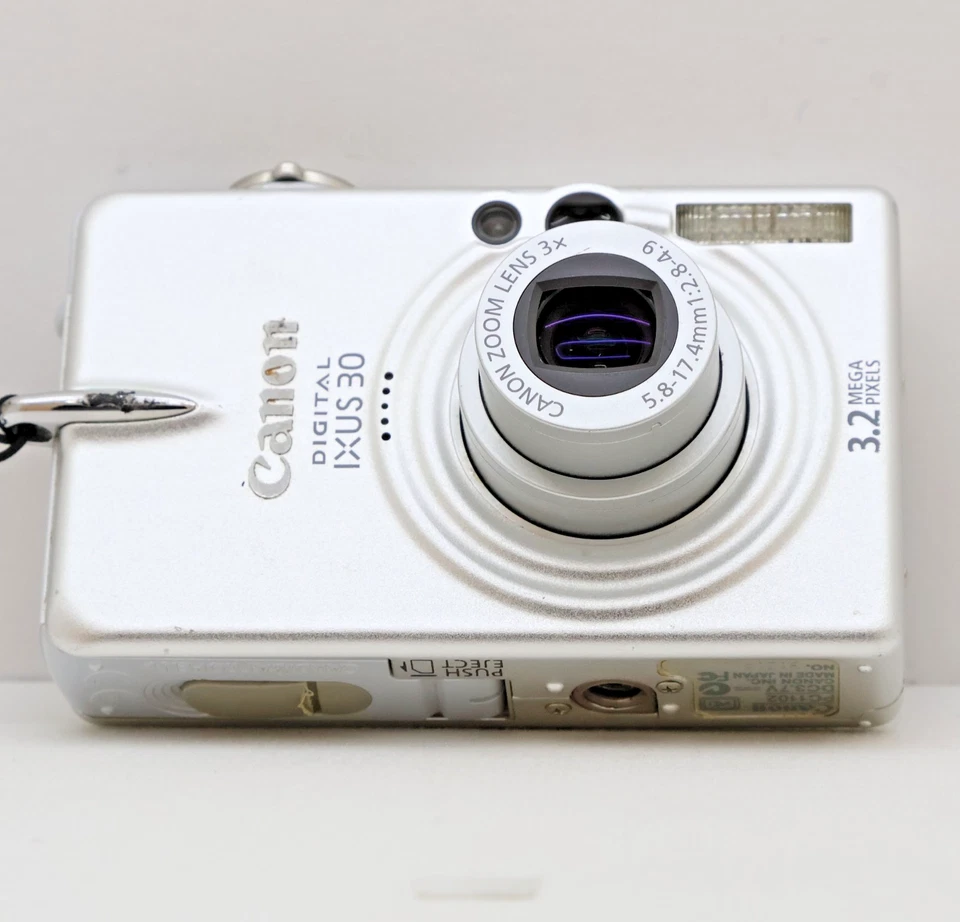 Canon Digital IXUS 30 3.2MP Compact Digital Camera Silver Tested Complete Kit - Image 3 of 4