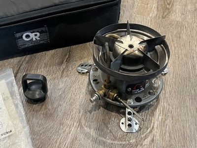 Camping Stove Peak 1 Apex II Model 445A700 with Bottle Bag Coleman