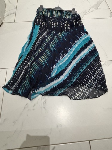 Crinkle Midi Skirt With lining And Side Zip From per Una - Picture 4 of 5