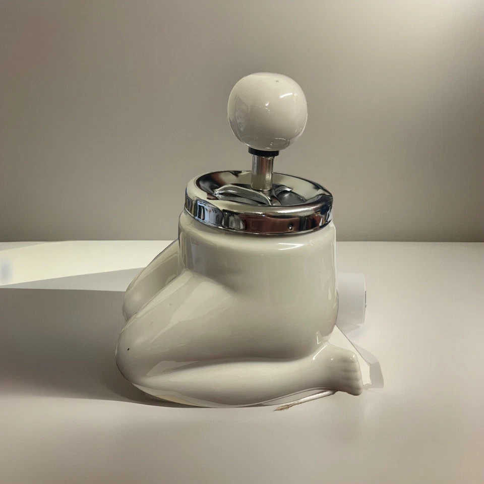 Cenicero vintage retro de cerámica para arrodillarse hacia abajo sin humo raro riesgo de arrodillarse Foto 3 de 4