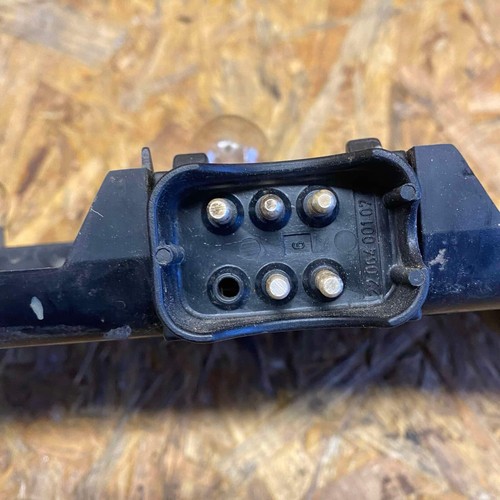 Luz trasera lado derecho mercedes-benz w201 sedán OEM - Imagen 17 de 24