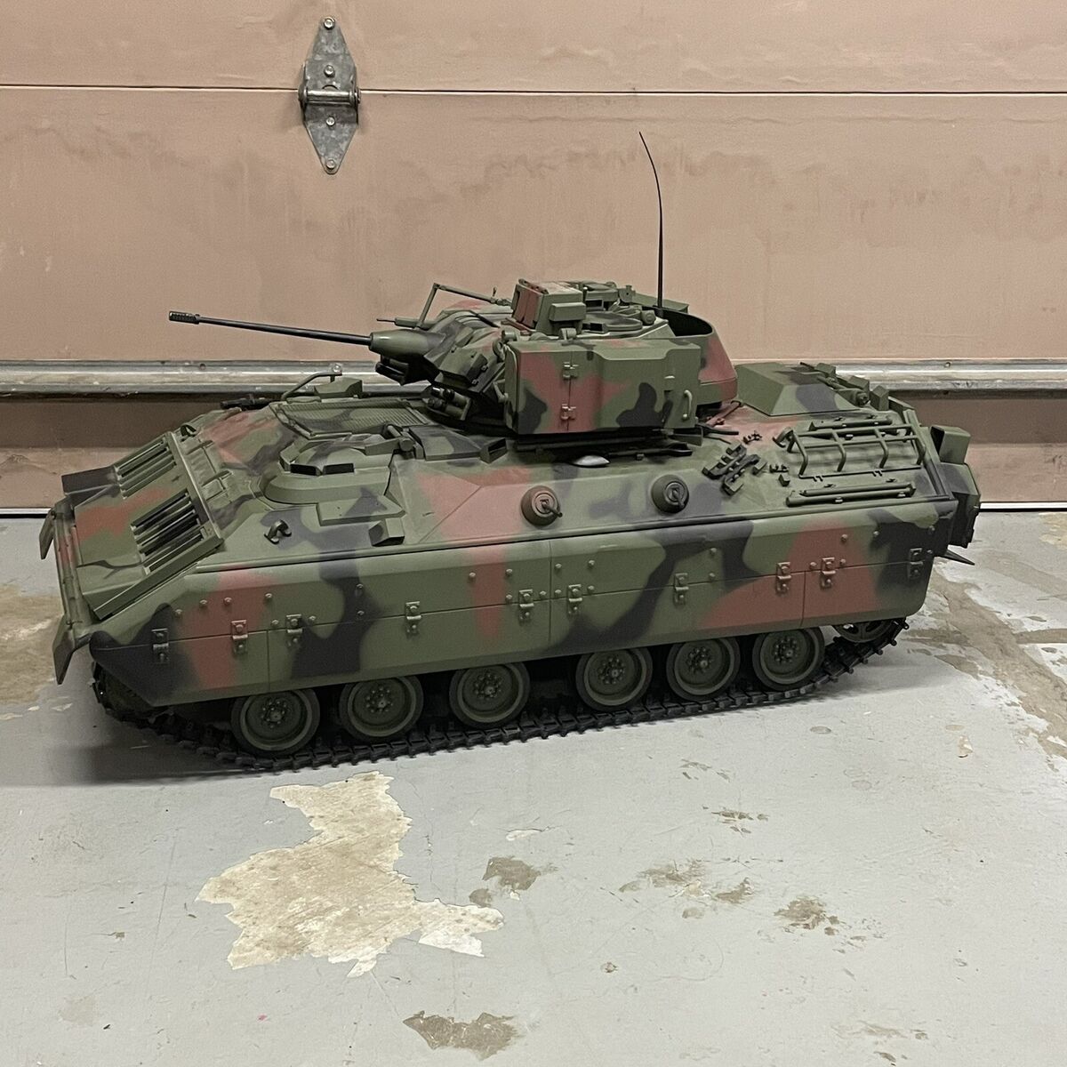 The Ultimate Soldier- M2 Fighting Vehicle 1:6 Figure Kit The Ultimate Soldier- M2 Fighting Vehicle 1:6 Figure Kit