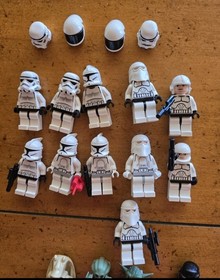 Vintage 2000 Legos Star Wars Mini Figure Collection