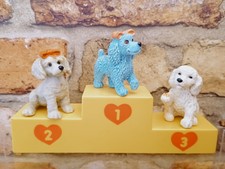 Vintage Puppy In My Pocket Show Rostrum Scene, 3 Poodles 1990's MEG Toys 
