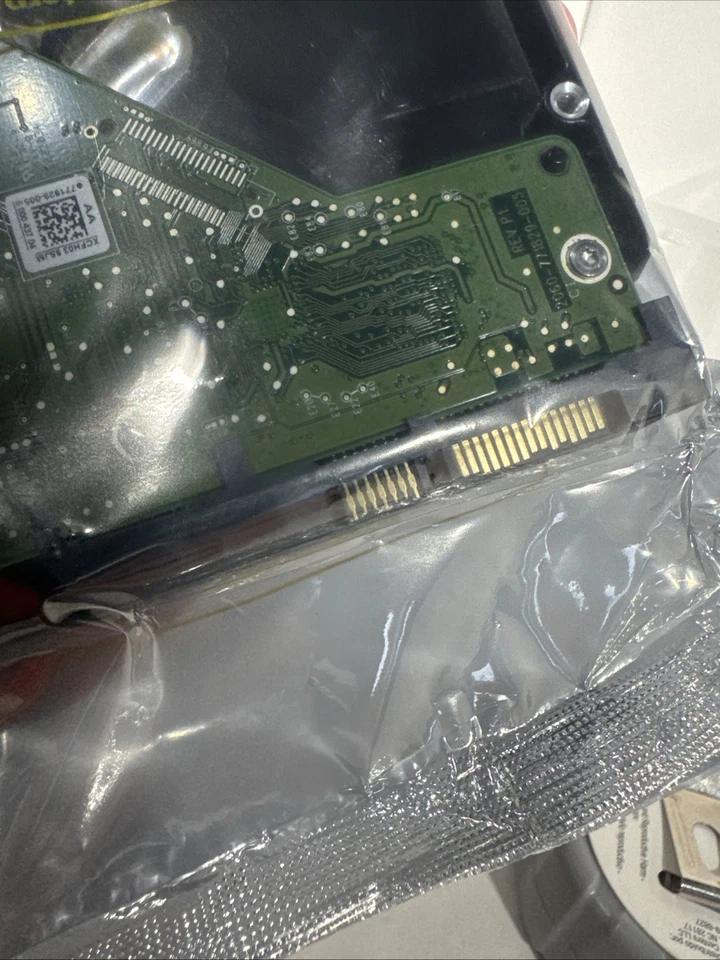 WD WD10EZEX-08M2NA0 1TB 3.5" HDD SATA DCM: EHNNKT2MGB WD10EZEX - Image 4 of 4