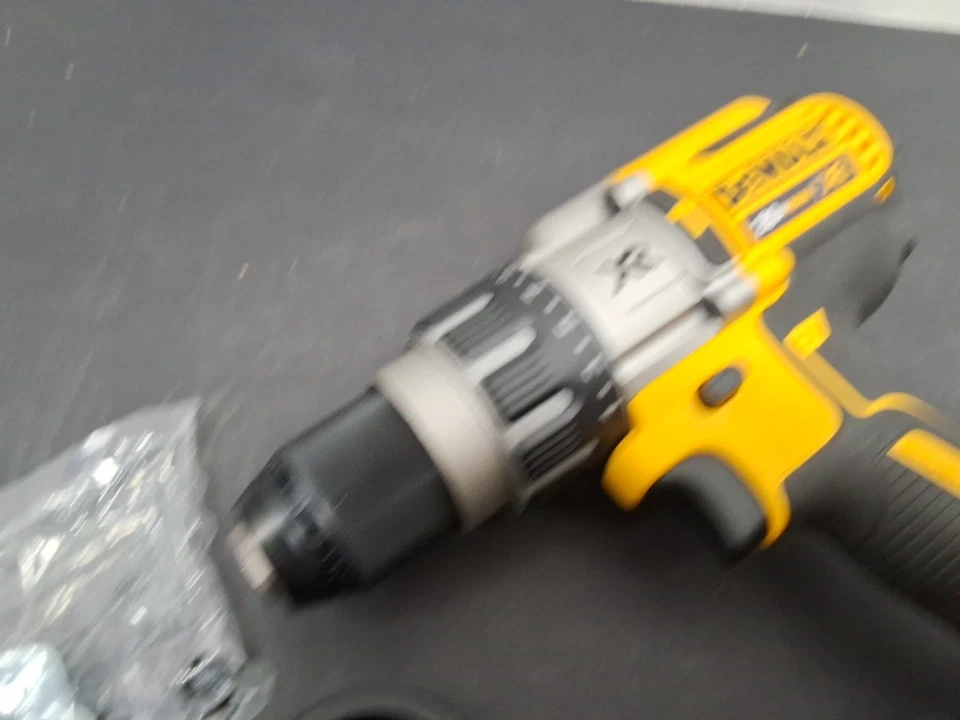 Taladro percutor DeWALT DCD996B 20V XR inalámbrico sin escobillas 1/2" herramienta desnuda de 3 velocidades Foto 3 de 4