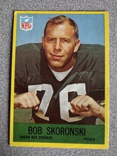 1967 Philadelphia Bob Skoronski Rookie Card #81 Packers Low Grade Creased. rookie card picture