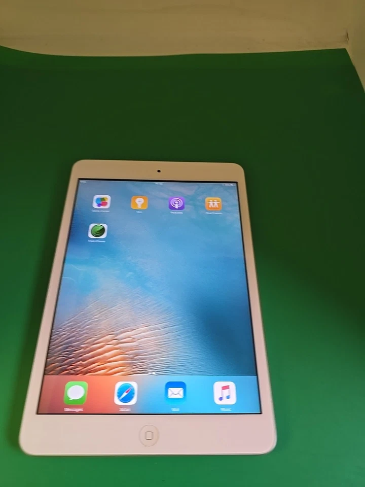 Apple iPad mini 1st Gen   16GB     Wi-Fi      7.9in   Silver     (DK781) - Image 4 of 4