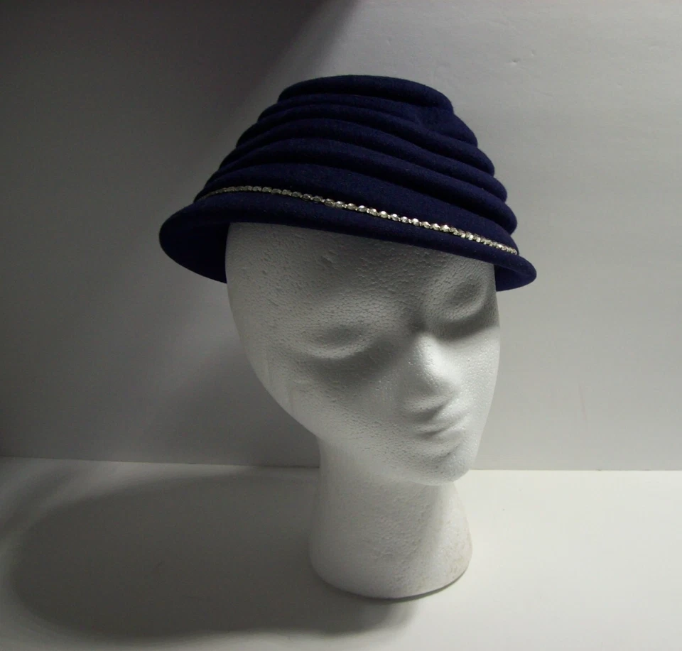 Sombrero Cloche de Lana Azul Marino Oscuro Vintage Para Mujer, Aleta Años 20, MERFELT MERRIMAC Foto 3 de 4