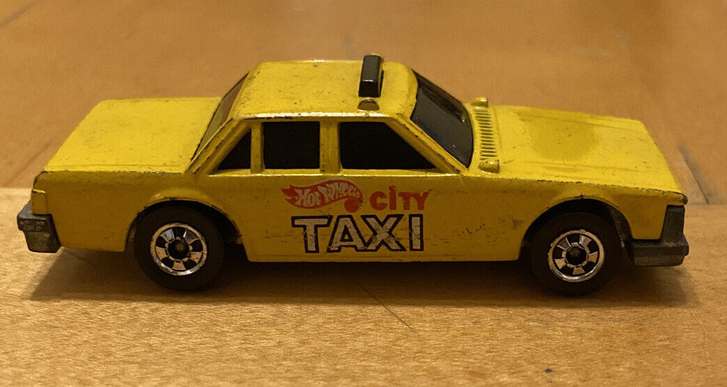 Vintage Hot Wheels 1983 Die Cast Yellow Taxi Crash Door #652