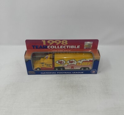 Kansas City Chiefs Limited Edition 1998 NFL 1:80 Scale DieCast Semi Truck
