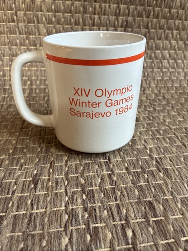 Tasse Olympische Winterspiele 1984 Sarajevo XIV Souvenir Wallace Berrie & Co. *sehr guter Zustand* - Bild 2 von 4