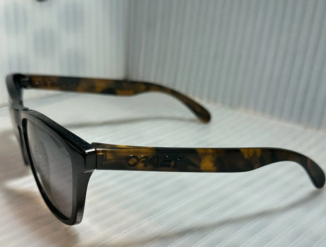 Vintage Oakley Frogskin Sunglasses for sale | eBay
