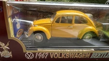 Road Legends: 1967 Yellow Volkswagen Beetle 1:18 Diecast